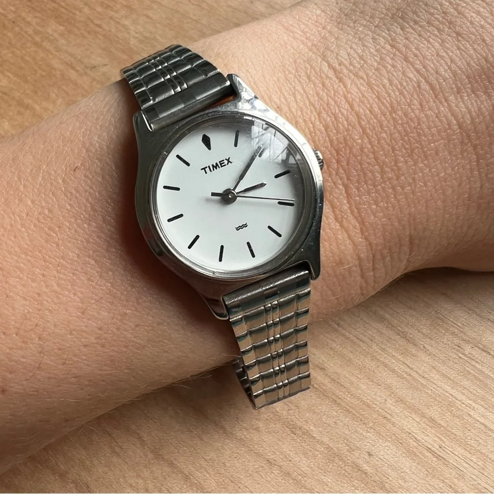 Vintage Timex ladies stainless steel watch water resistant NEW BATTERY